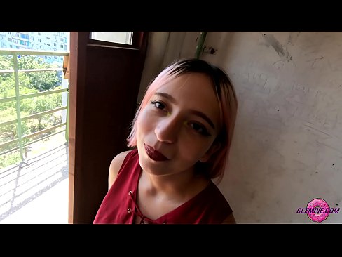❤️ 学生Sensual在内陆地区吸食陌生人--在他脸上射精 Just porn